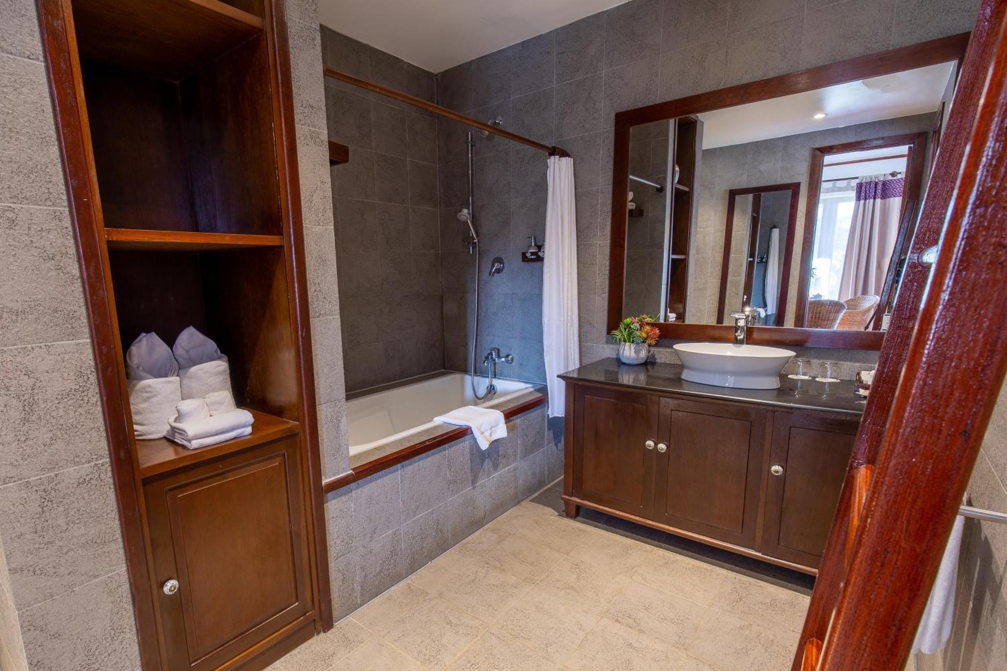 Riverside Boutique Resort, Vang Vieng Room photo